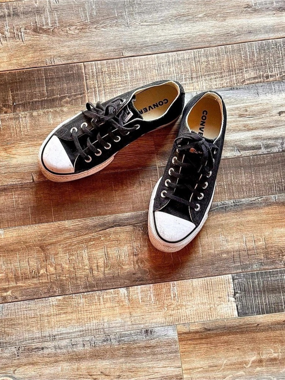 Converse Chuck Taylor All Star Low Top Black & White Sneakers